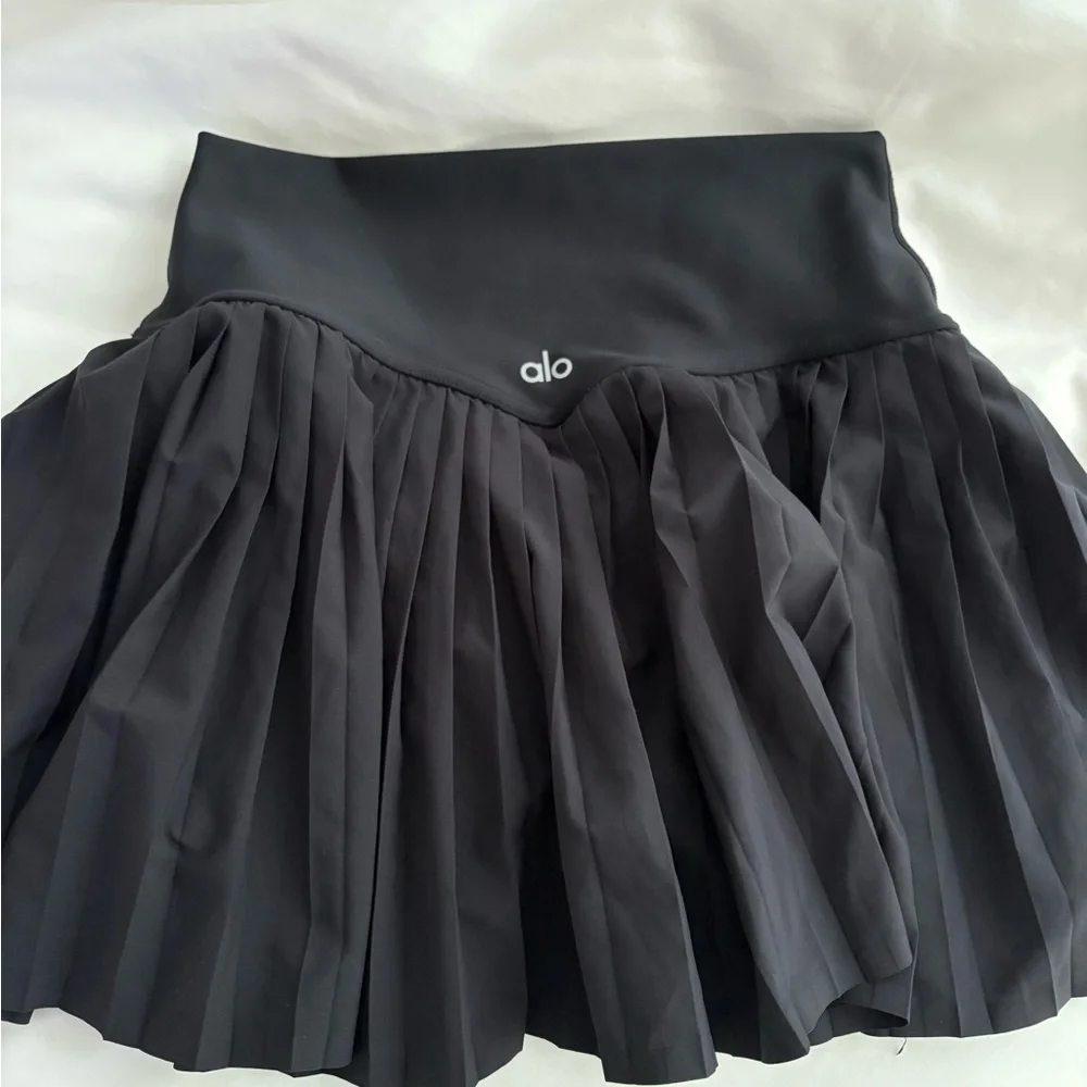 ALO Yoga Black Pleated A-Line Mini Skirt